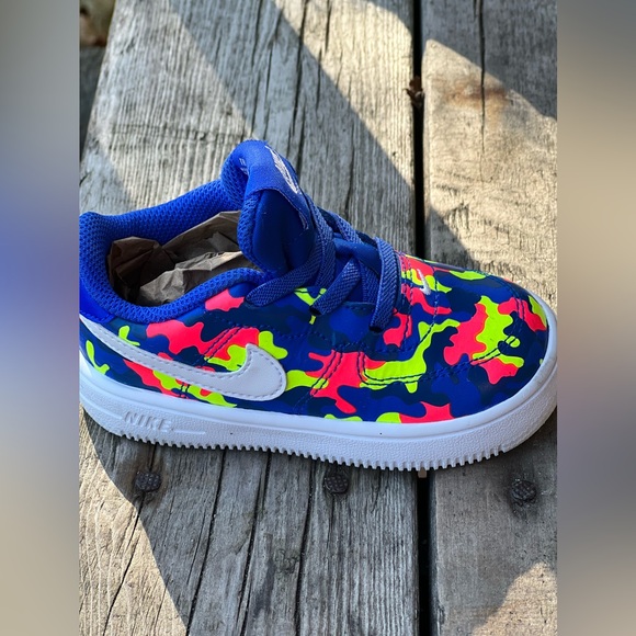 The Nike Force 1 18 print camouflage pattern sneaker - Picture 5 of 15